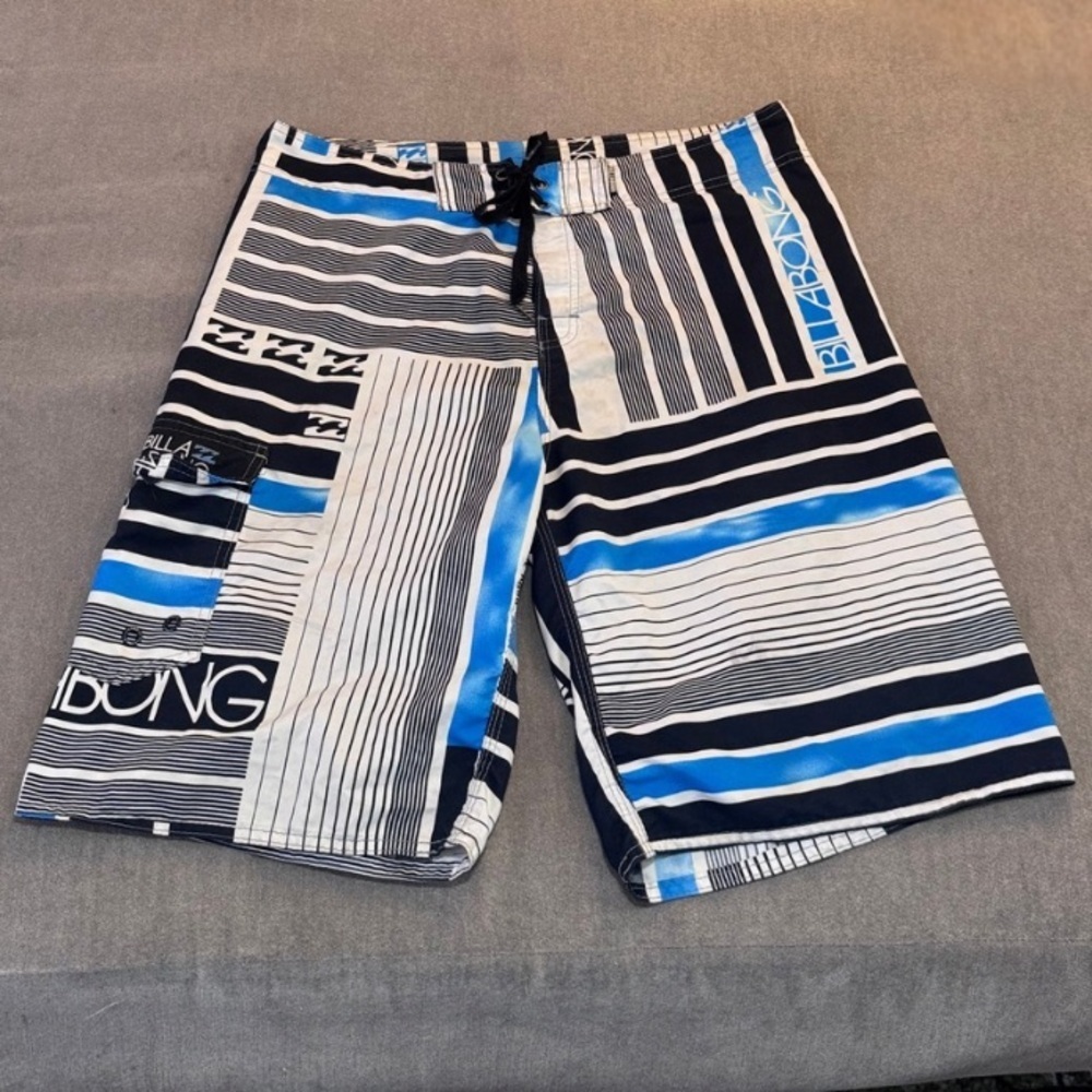 2000s Billabong Graphic Board Shorts
